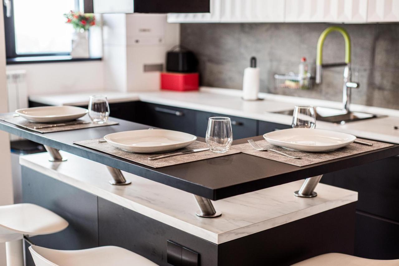 2-Room Penthouse Plaza Residence P1 Bukares Bagian luar foto